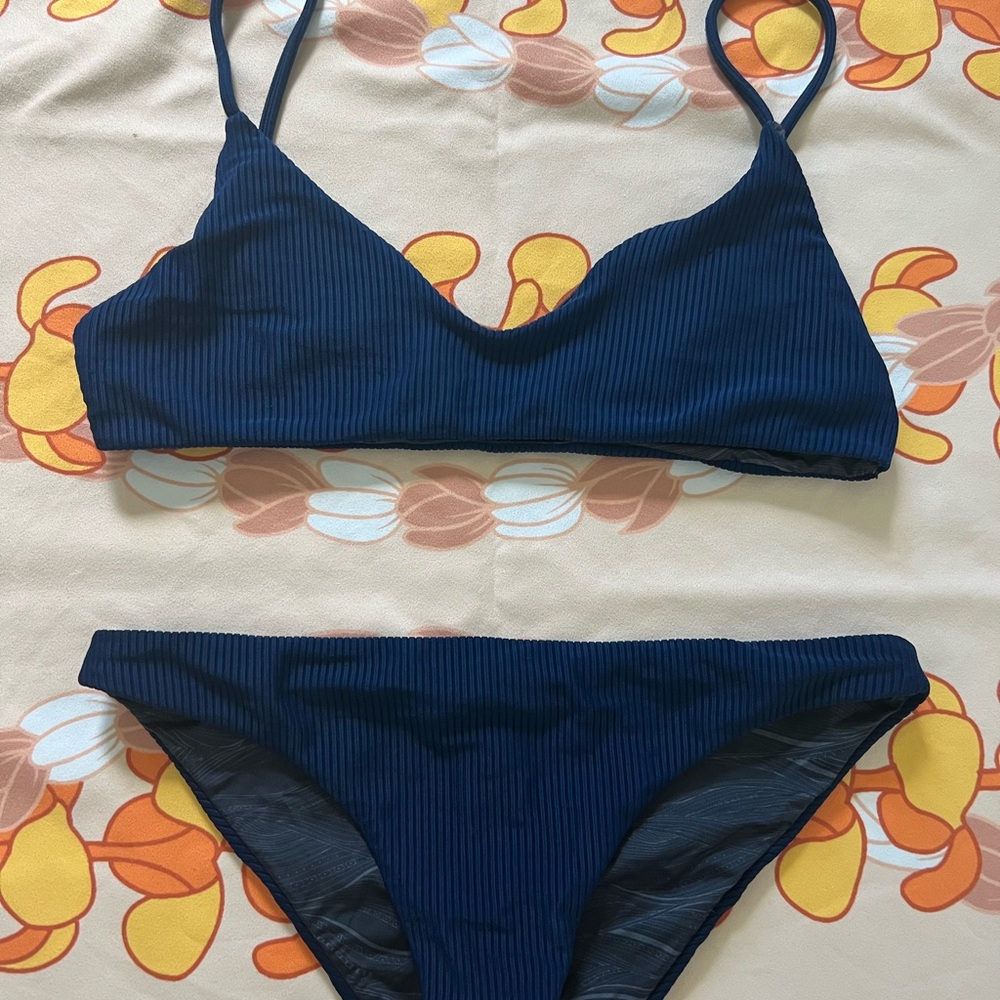 Navy Blue Ribbed Bikini girl in the water